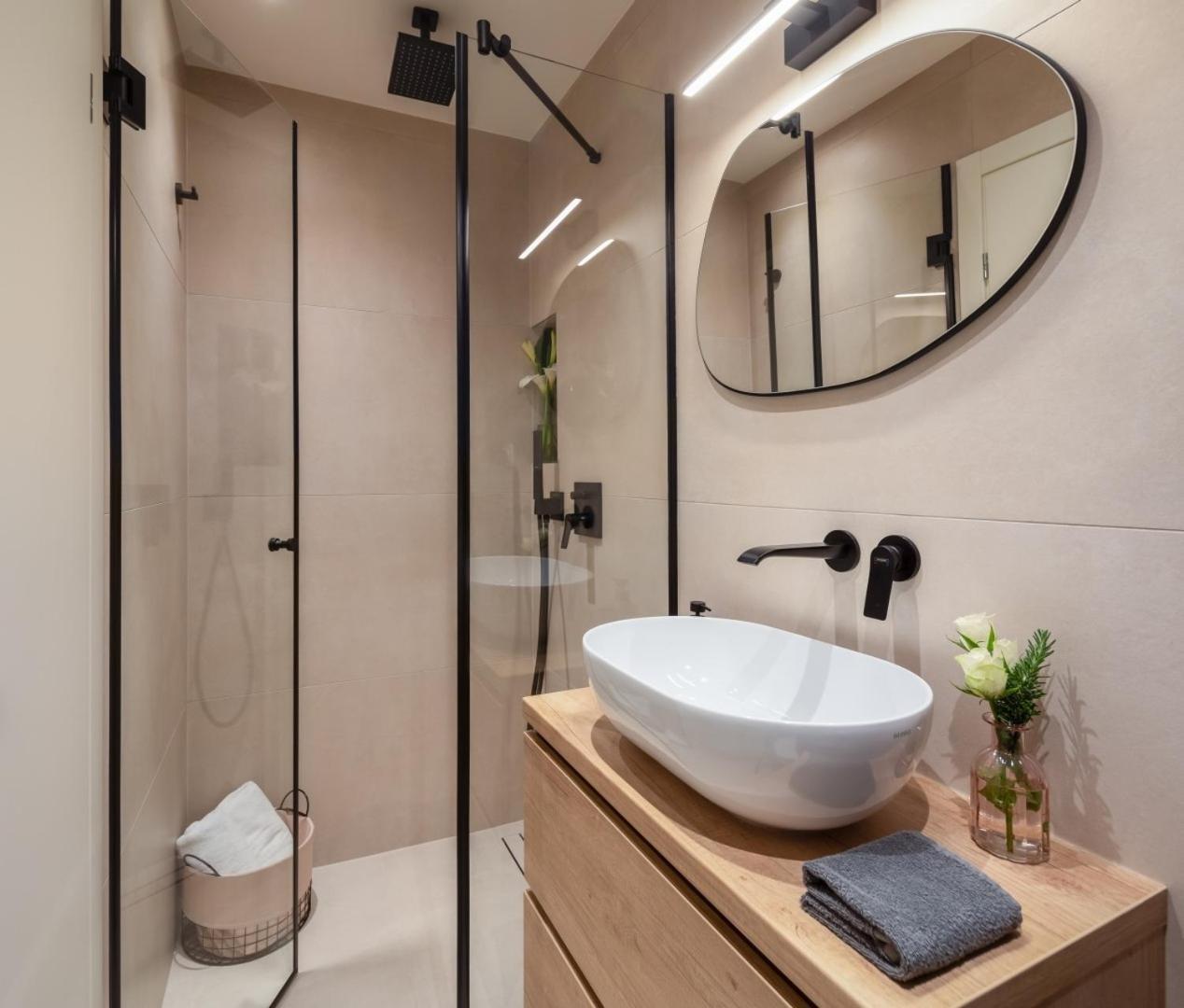 Luxury Apartment Silvery In Split Center With Jacuzzi, Sauna And Parking Exterior foto