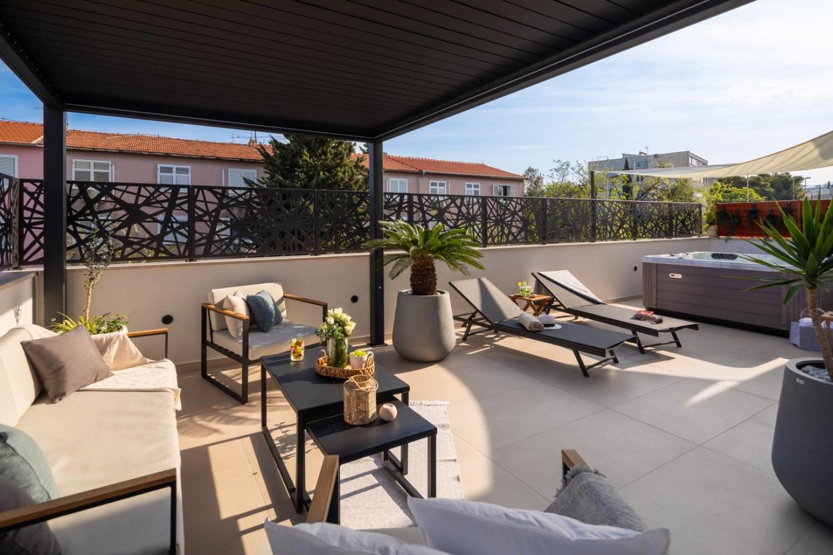 Luxury Apartment Silvery In Split Center With Jacuzzi, Sauna And Parking Exterior foto