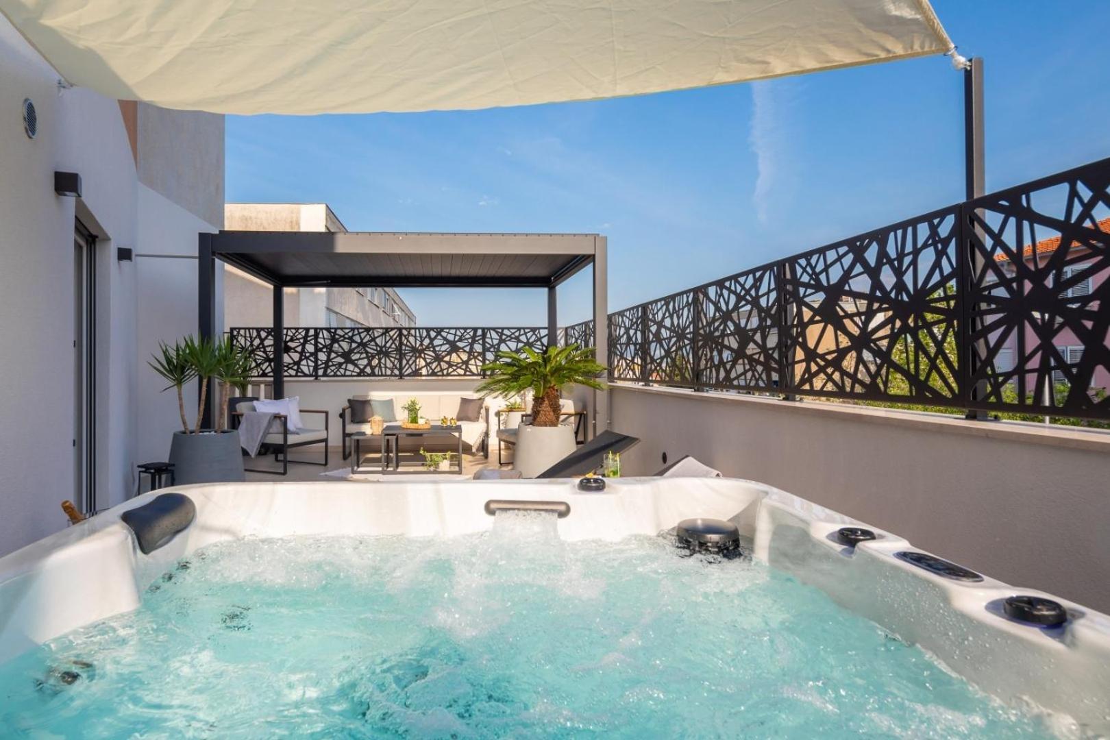 Luxury Apartment Silvery In Split Center With Jacuzzi, Sauna And Parking Exterior foto